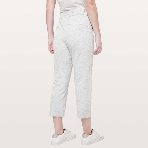 Lululemon‎ On The Fly Crop (23" Inseam) - Picture 2 of 11